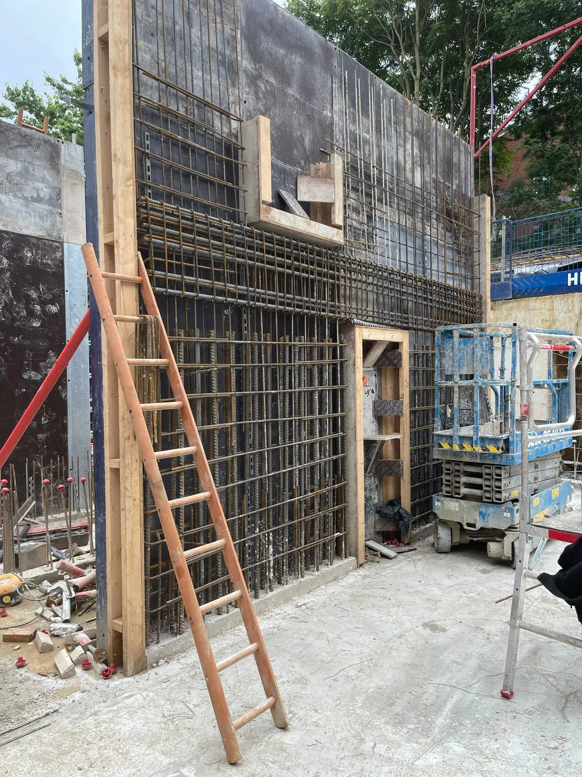 reinforced concrete wall , concrete  masonry block panels wall 