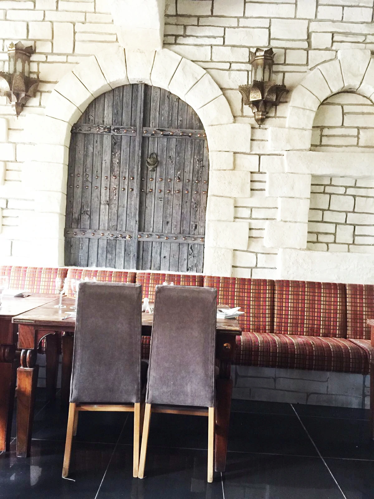 Stone veneer installation